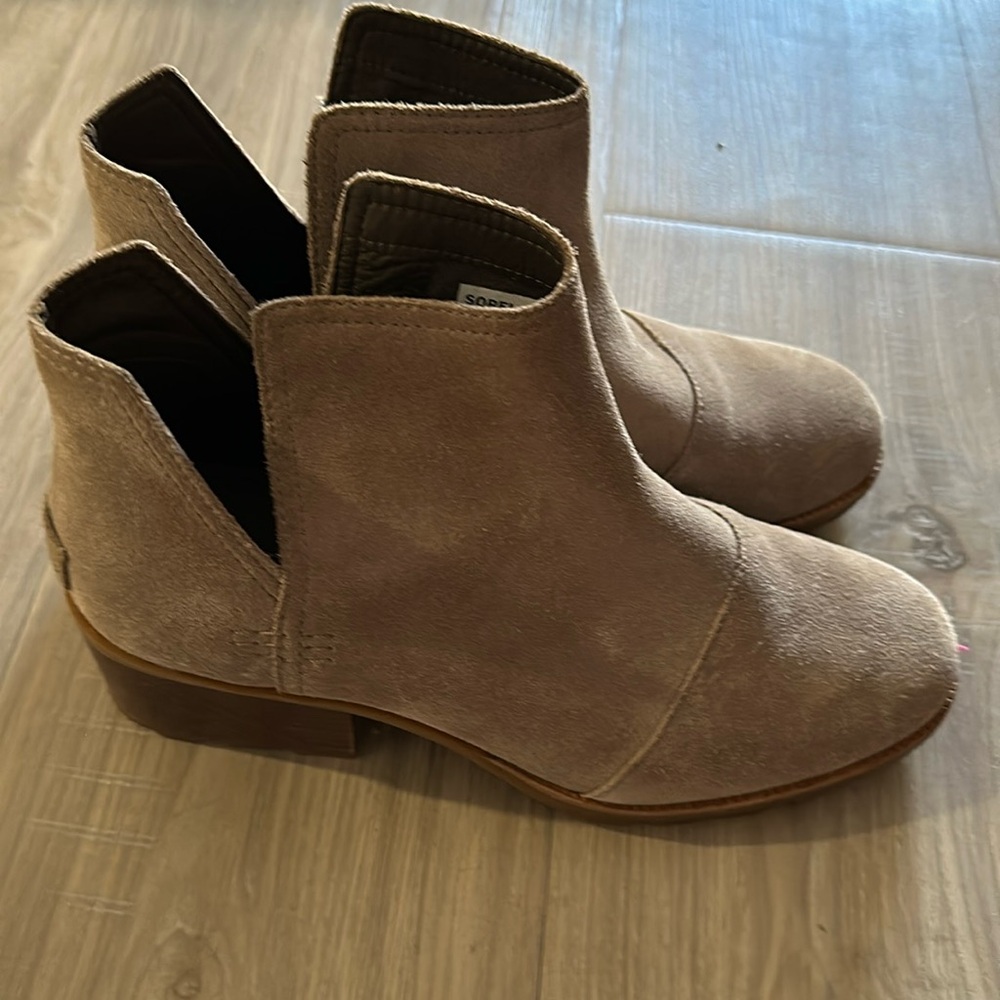 Sorel suede booties